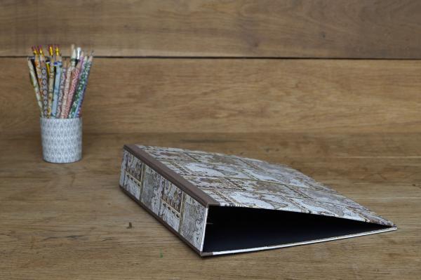 Super stable, sustainable made in Germany folder, stationery notation